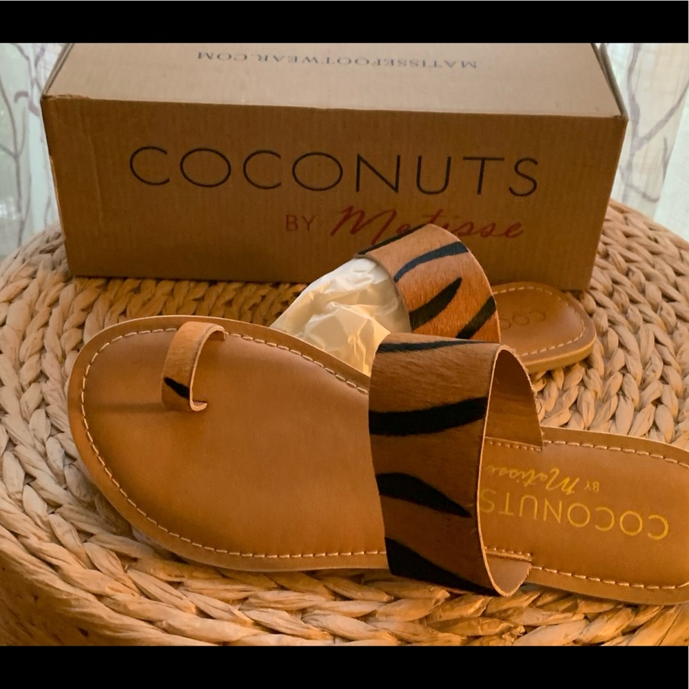 Brand New Toe Ring Sandals sz9